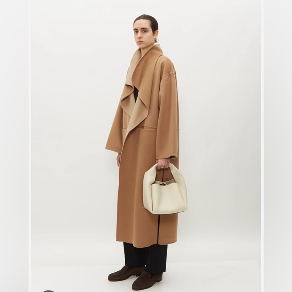 Toteme Bucket Bag - Picture 2 of 15